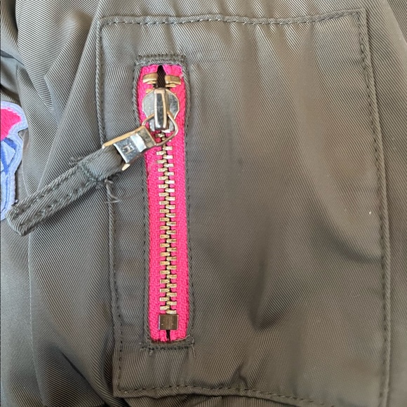 Tommy Hilfiger Bomber Jacket / Girl XS (4-5) / Olive Green / Palm🌴, Flamingo🦩 - Picture 9 of 13